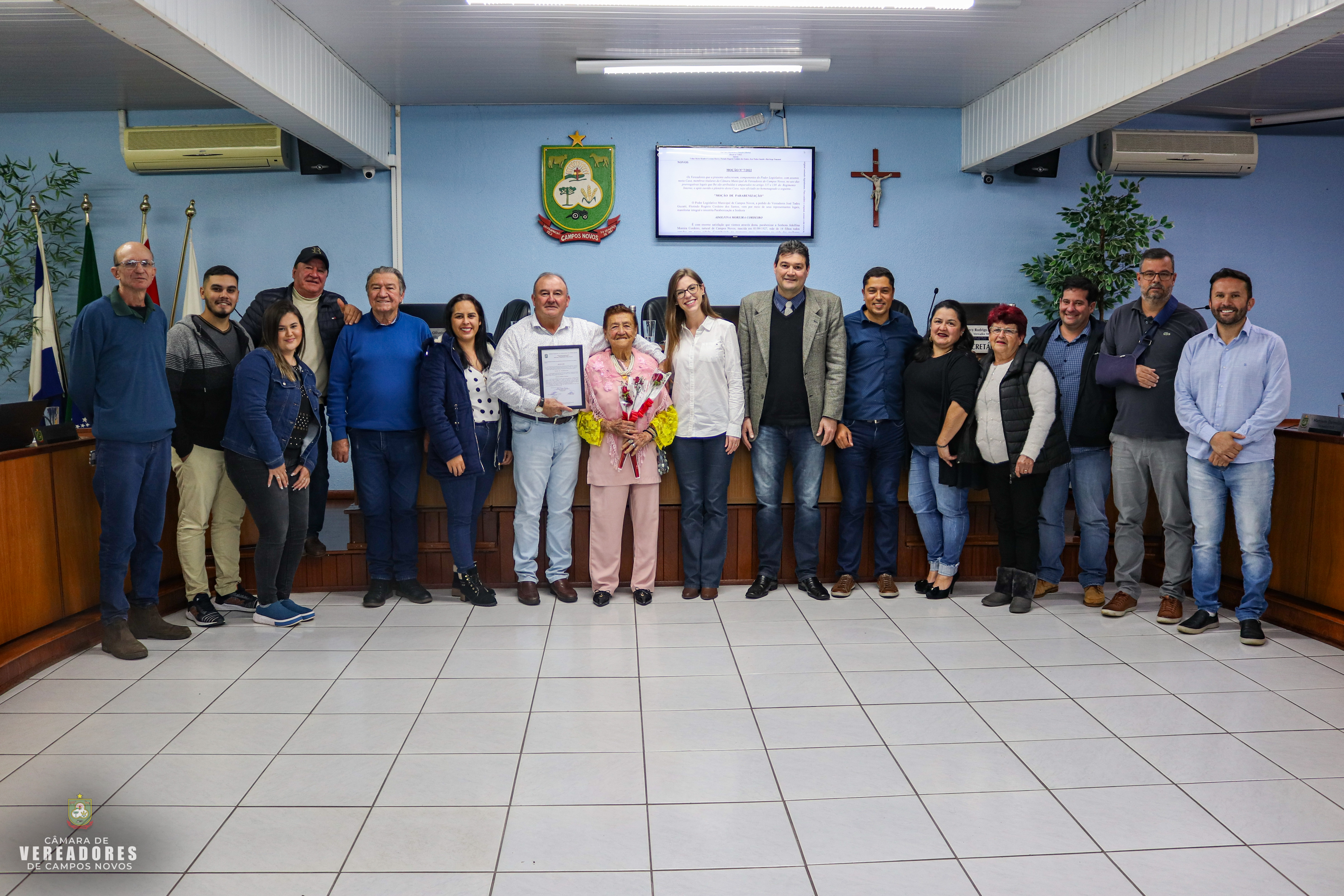 Dona Adolfina Moreira Cordeiro recebe Moção de Parabenização da Câmara de Vereadores de Campos Novos