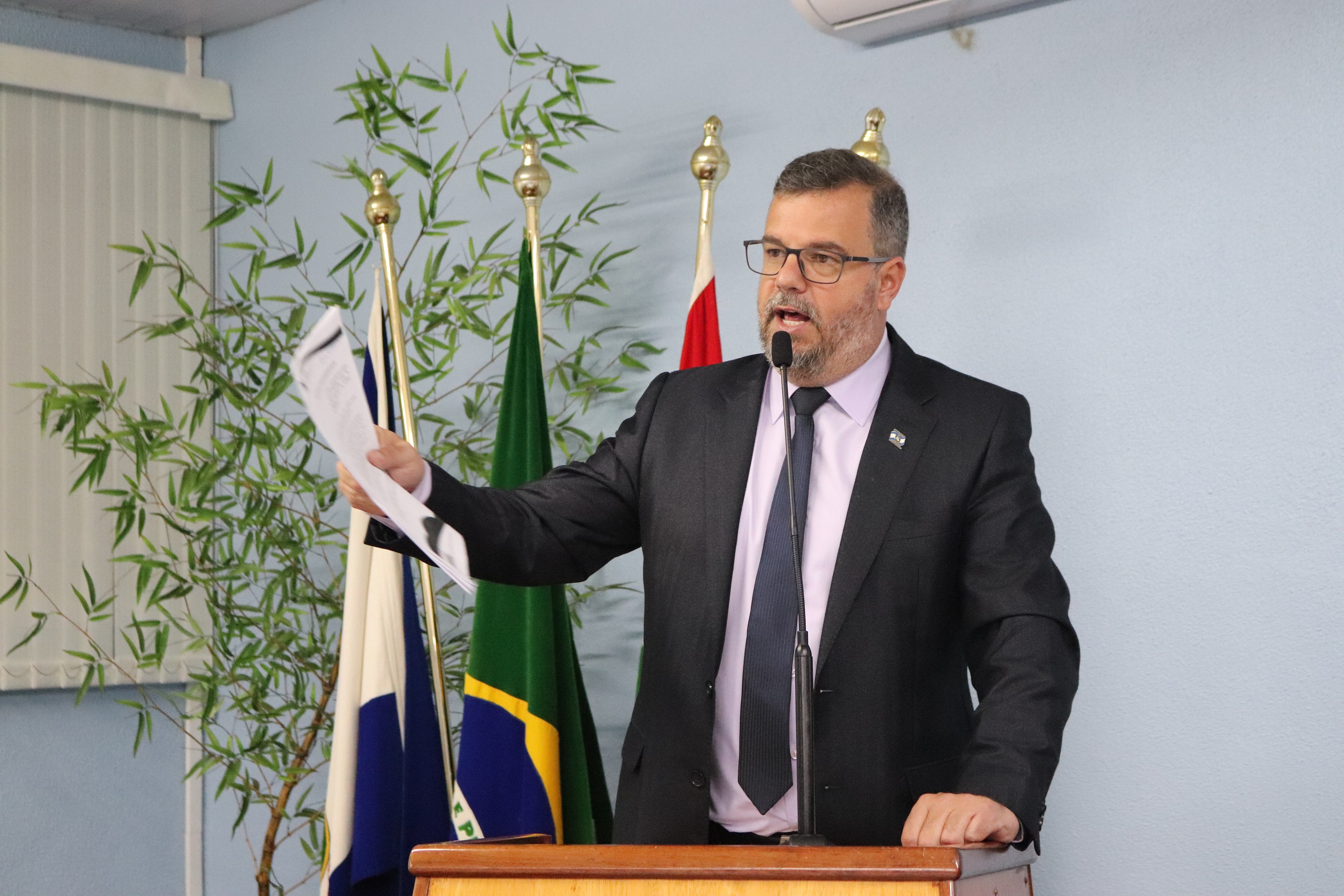 Durante Sessão, Vereador Pedroso cobra esclarecimentos sobre contratações da Expocampos e vencimento dos diretores da FHJA