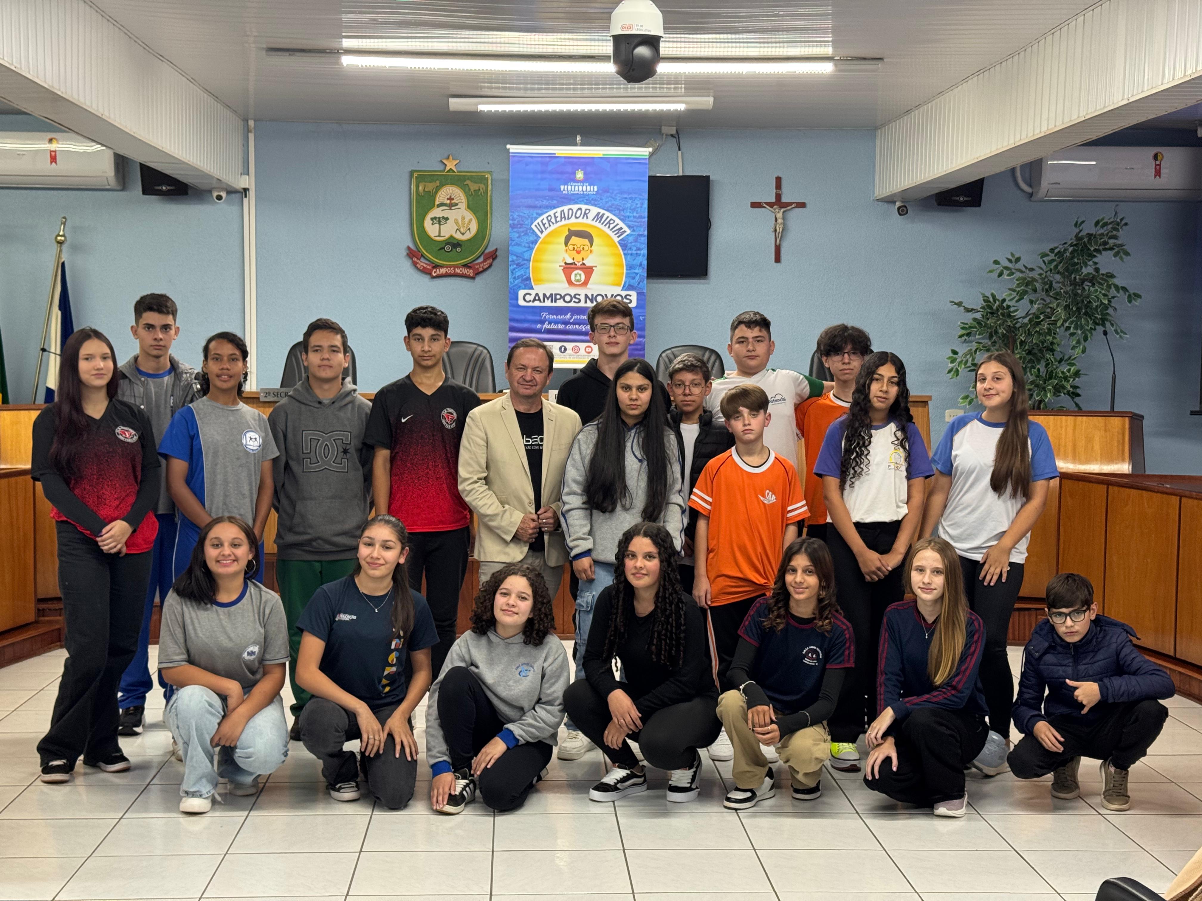 Curso de Oratória oferece vivência prática a vereadores mirins da gestão 2025