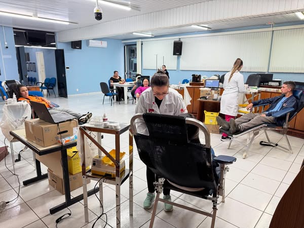 Parceria pela vida: Hemosc coleta 49 bolsas de sangue em campanha na Câmara