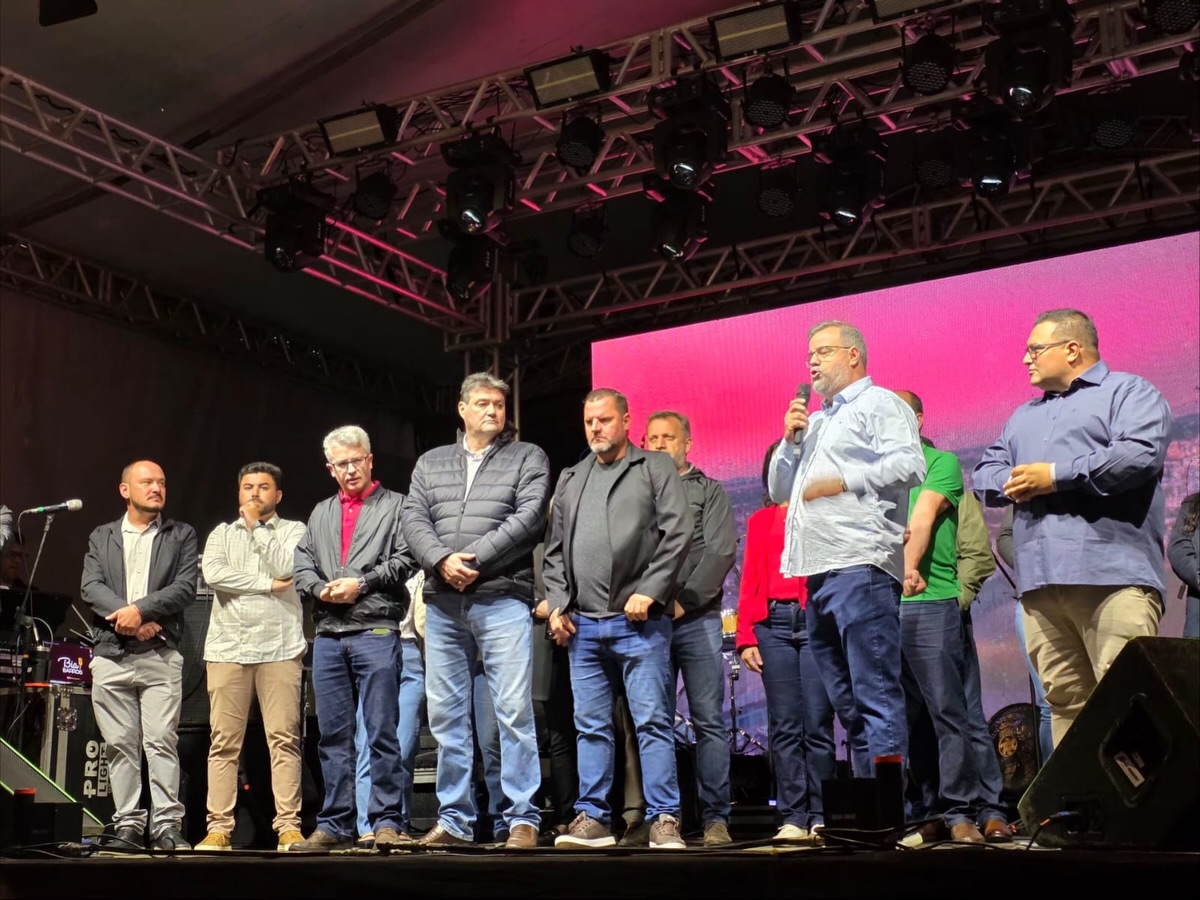 Vereadores prestigiam abertura do Natal Celeiro da Paz