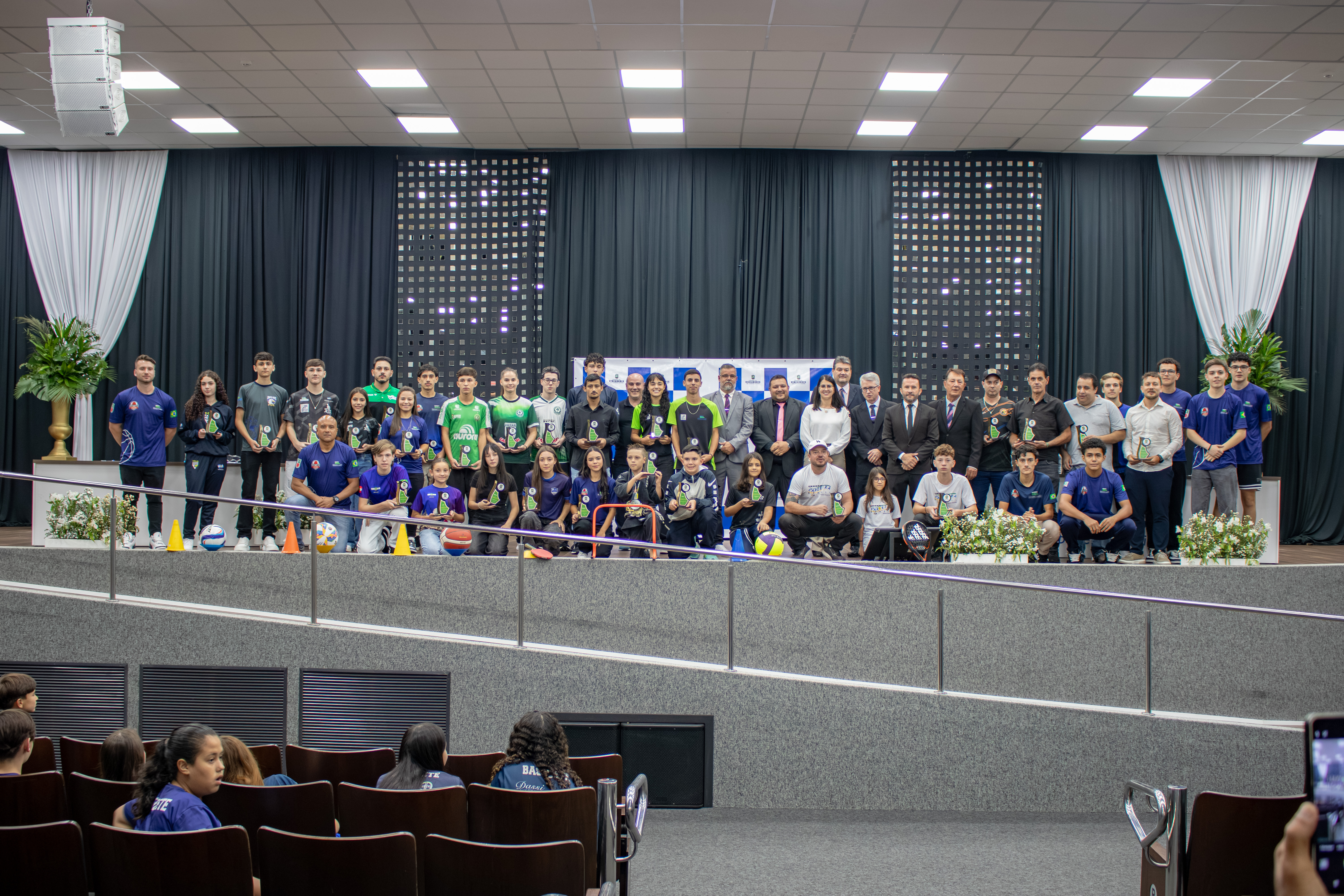 Mais de 30 homenageados com a Comenda do Esporte Camponovense
