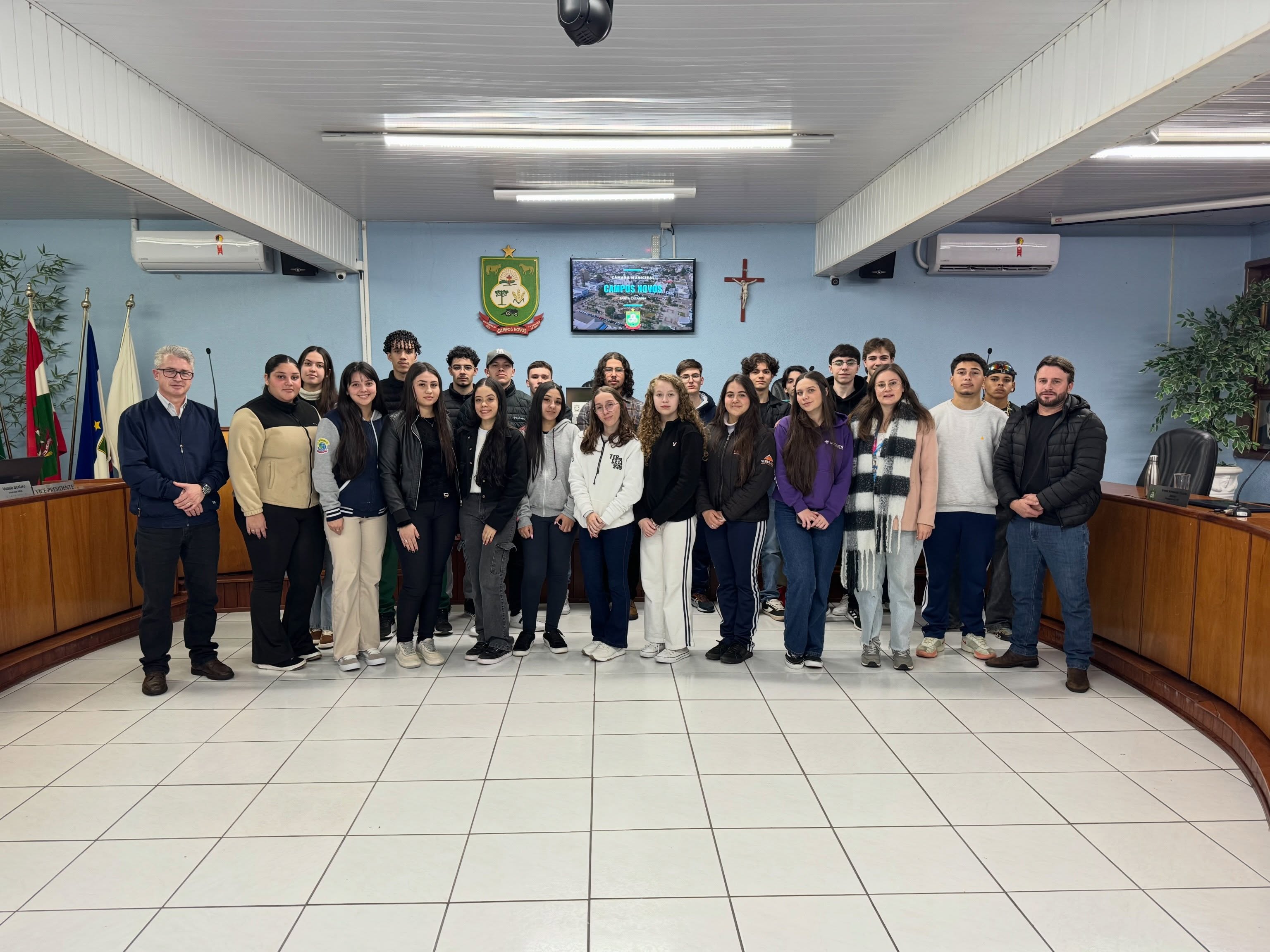 Câmara recebe Jovens Aprendizes do CIEE SC e aproxima estudantes do processo legislativo